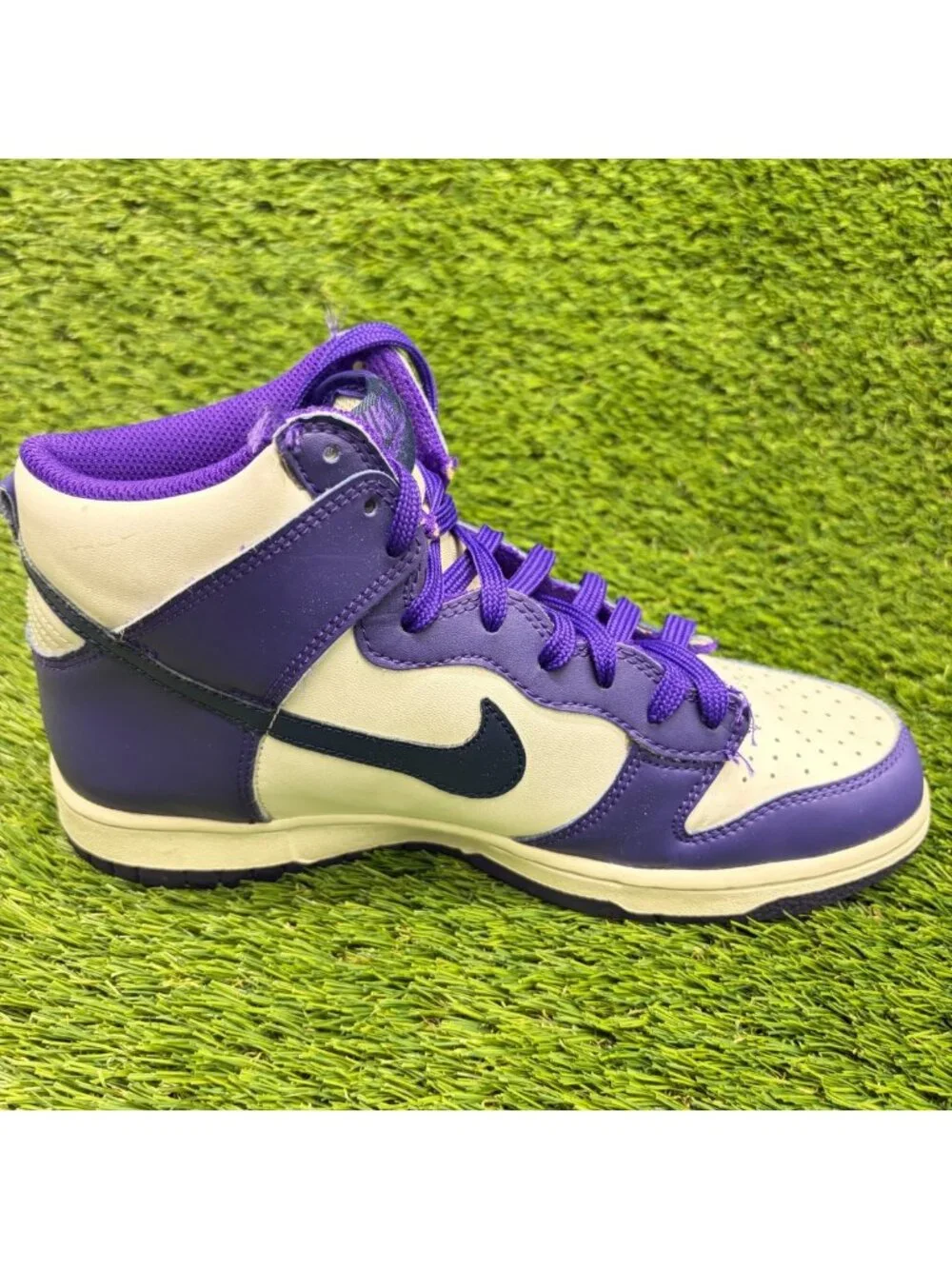Nike Dunk High Boys Size 7Y Purple White Athletic Walking Leather Shoes Sneakers
